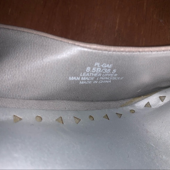 Gray BCBG Paris Heels size US 8.5 - Picture 6 of 6